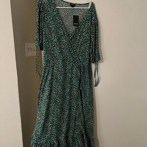 Trendy Green Floral Midi Dress